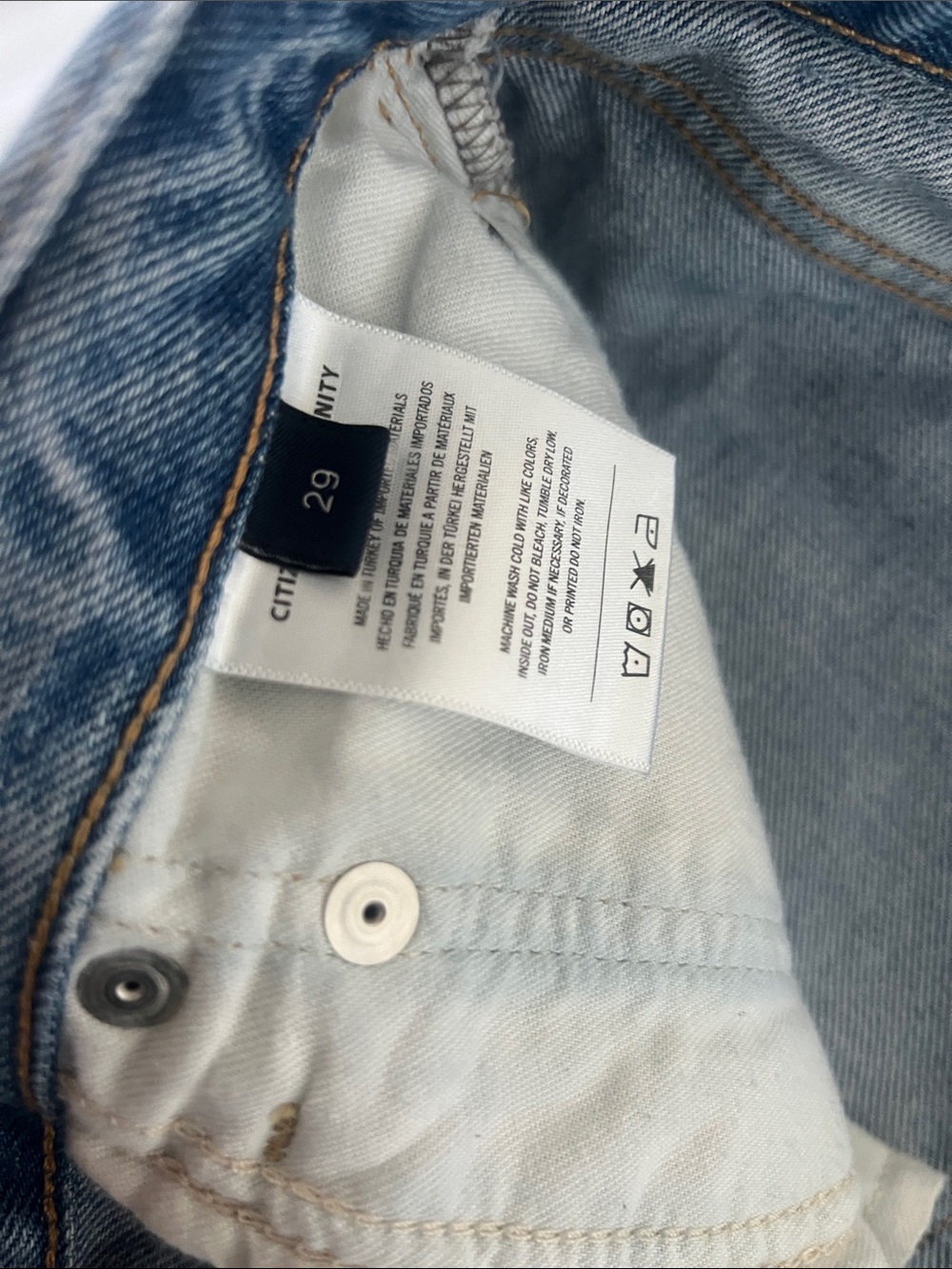Citizens of Humanity Light Blue Denim Cutoff Shorts - Unbranded - Picture 3 of 7